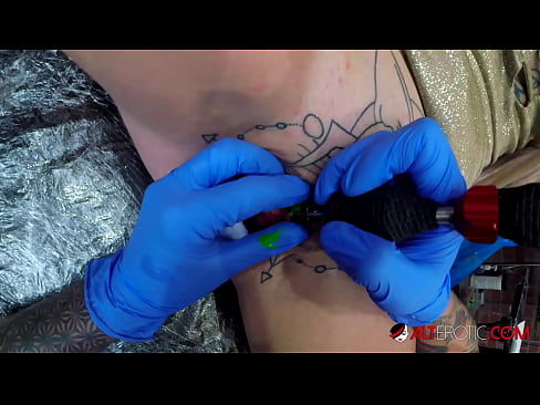❤️ Estremamente tatuato hottie Sully Savage ottenuto un tatuaggio sul suo clitoride ❤❌ Pornoal it.passiveincome1.ru ☑